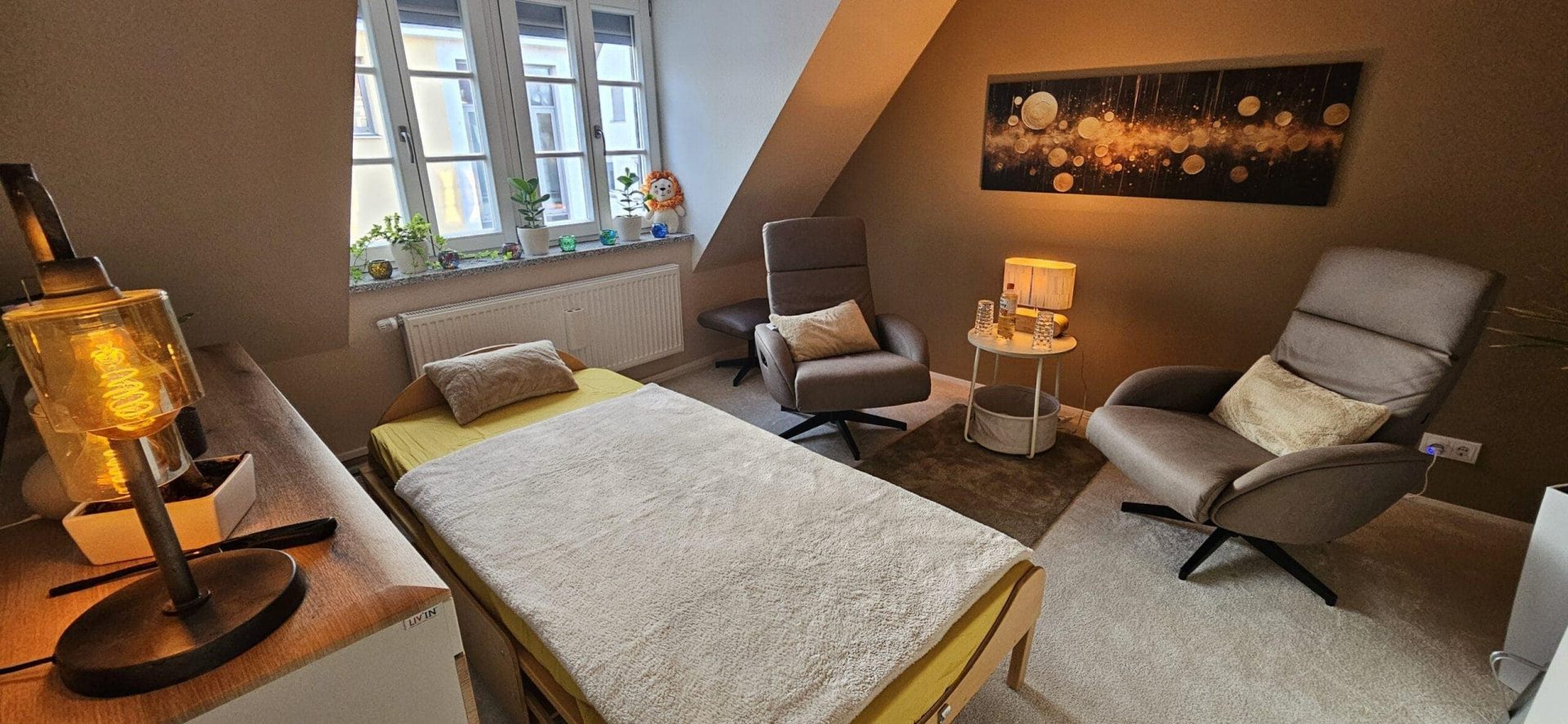 Hypnose in Ansbach: QHHT, Rückführung & mediale Begleitung bei Mein Seelenlicht Entspannter Raum für Hypnose in Ansbach – Praxis Mein Seelenlicht